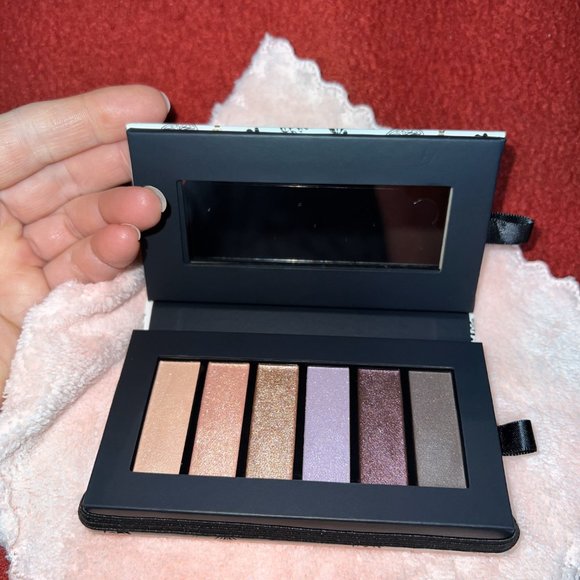 **CLOSET ON HOLD**BARE MINERALS - Picture 11 of 15